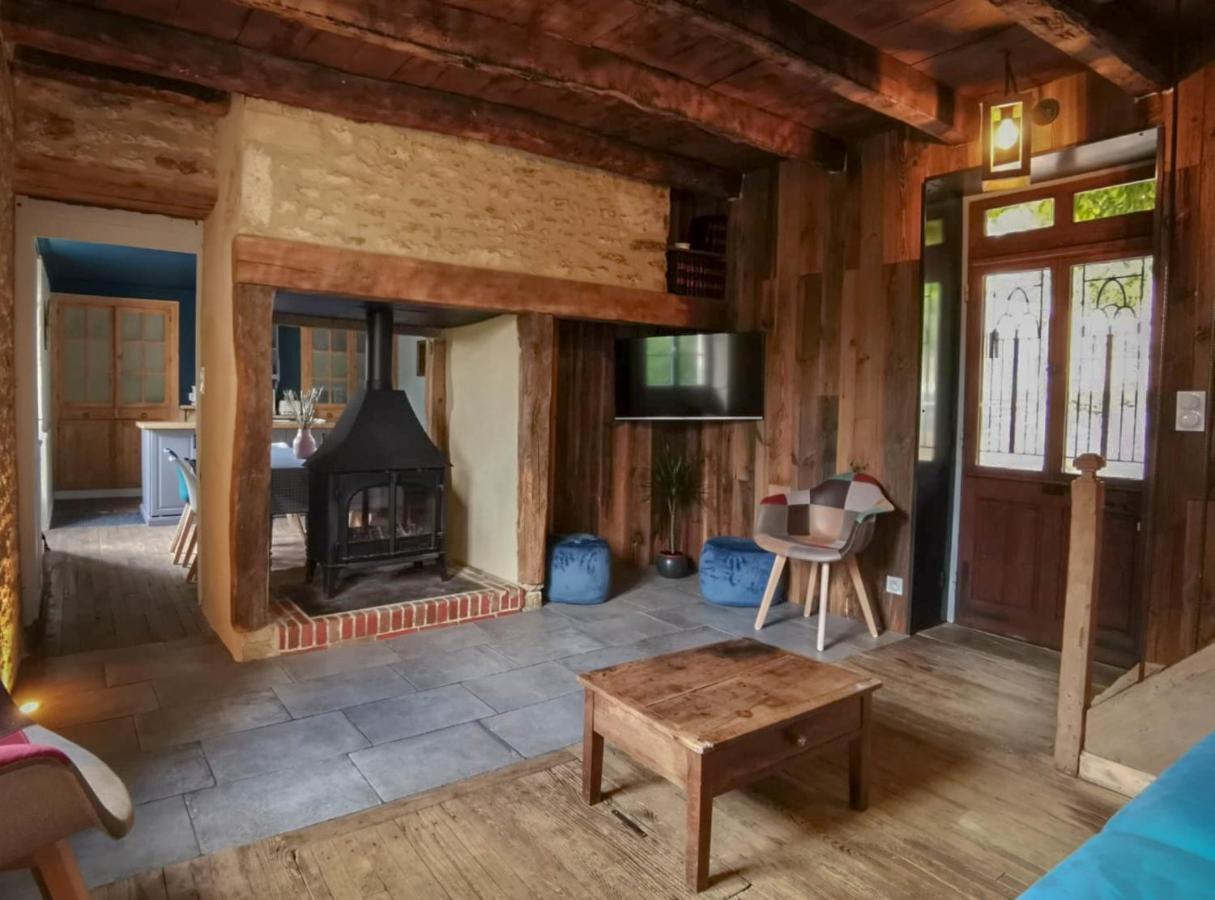 Maison typique périgourdine avec piscine Paulin Esterno foto